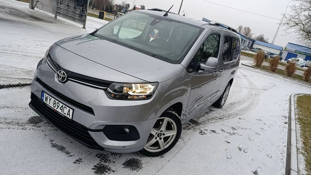 Toyota Proace City Verso Toyota Verso City Long 2021 7 osób benzyna  Zamiana na busa