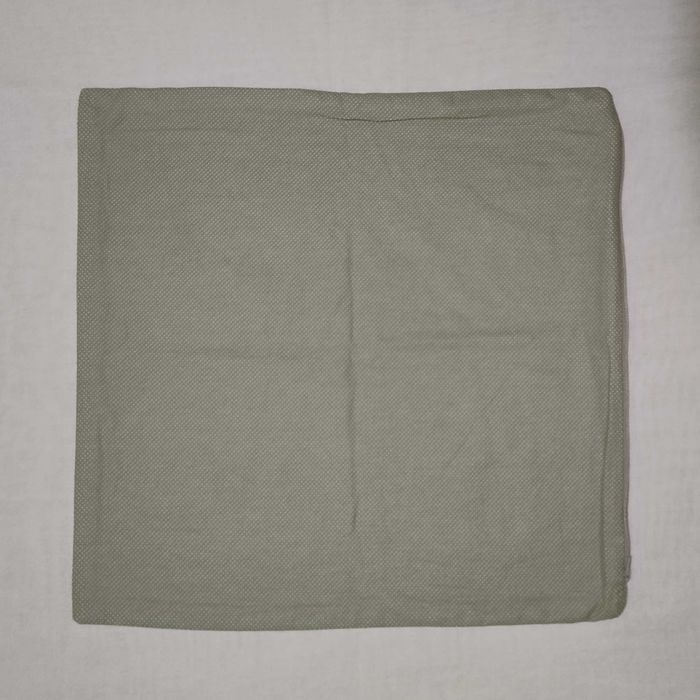 T104 Poszewka na poduszkę 49 x 48 cm