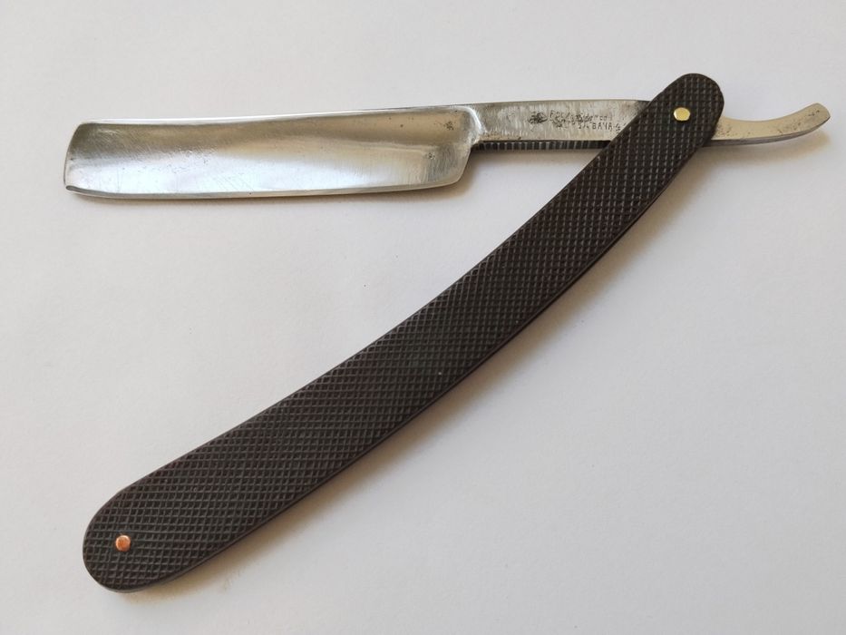 ЗАТОЧЕННАЯ  бритва довоенная ,,Росинструмент"1941 года