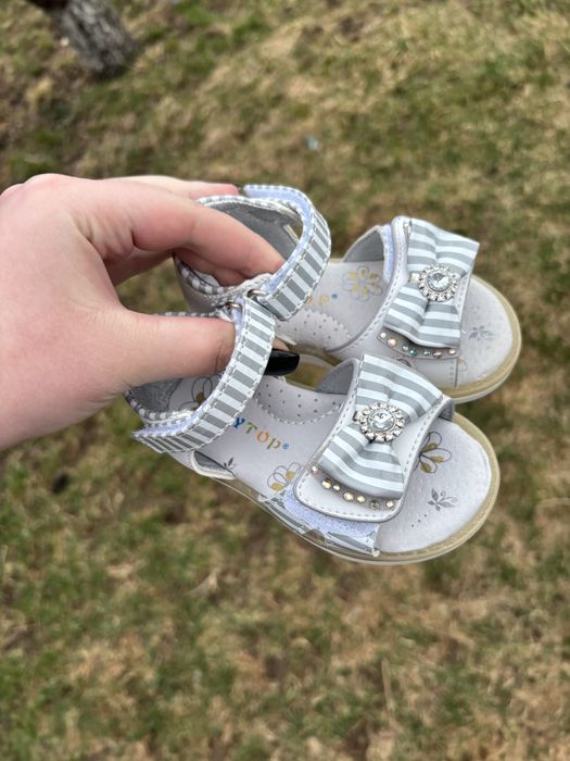 Босоніжки для дівчинки