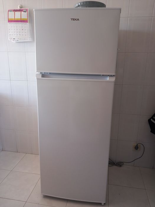 Frigorífico TEKA FTM240 F 2 PORTAS