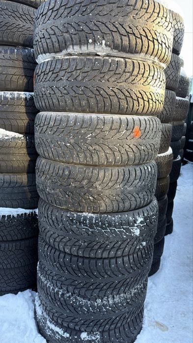 255/60/18 Nokian Hakkapeliitta  9