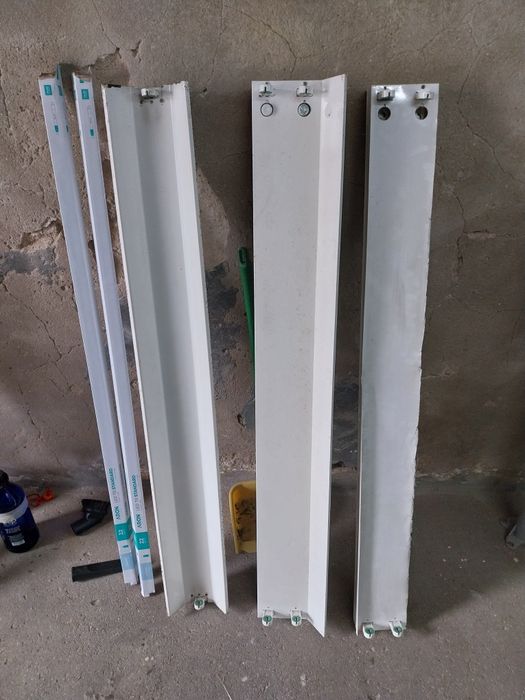 Armaduras e 2 lampadas
