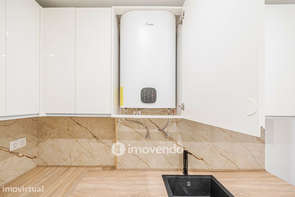 Apartamento T1 remodelado e com cozinha equipada, em Entrecampos
