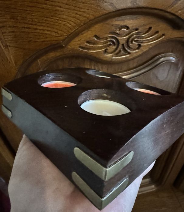 Підсвічник вінтажний червоне дерево Англія