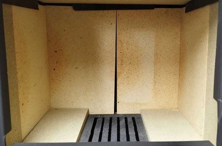 Piec Piecyk żeliwny kominek koza Leo Szamot wolnostojący