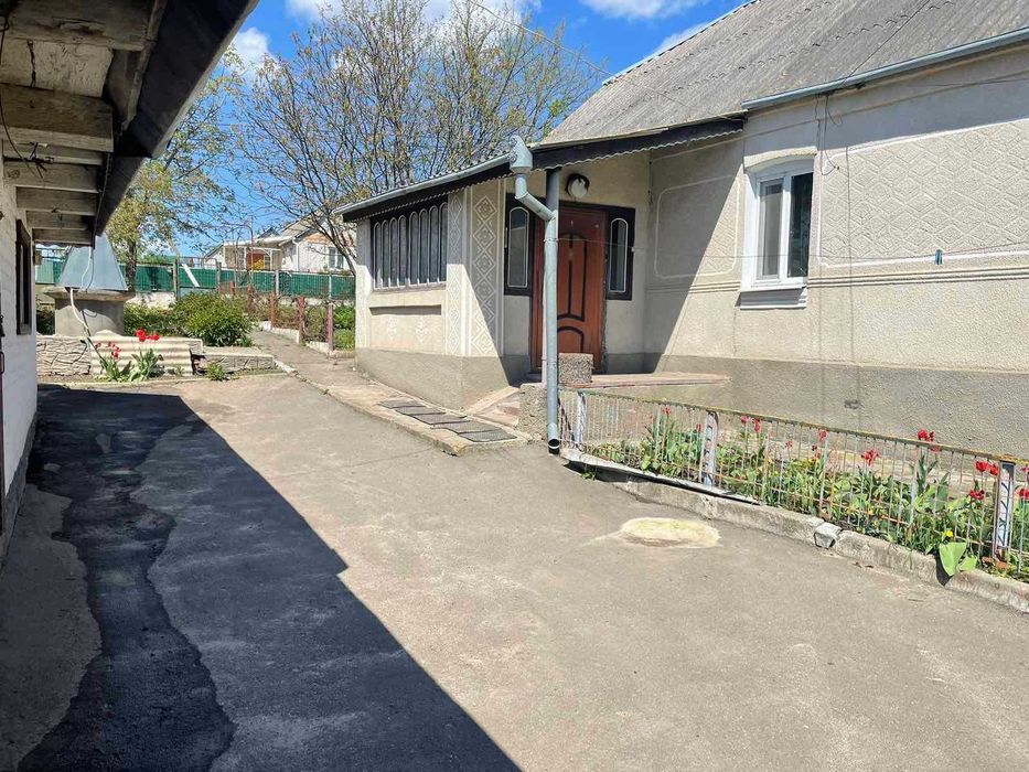 Продається затишний сімейний будинок