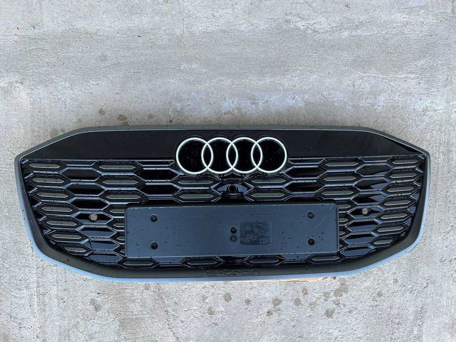 наявність! Audi Q6 E-tron 85H решітка радіатора S-line нова оригінал!