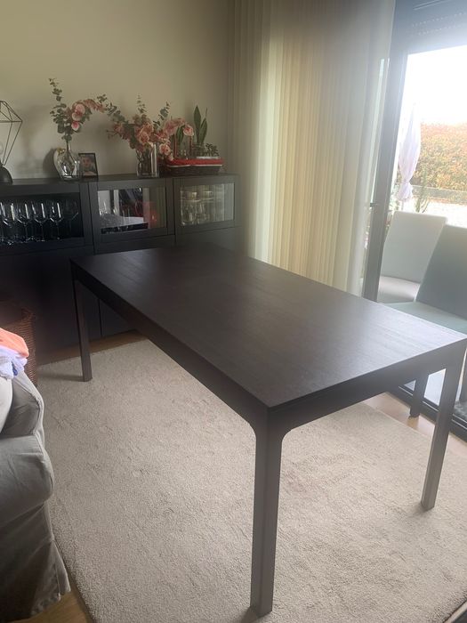 Mesa de sala de jantar
