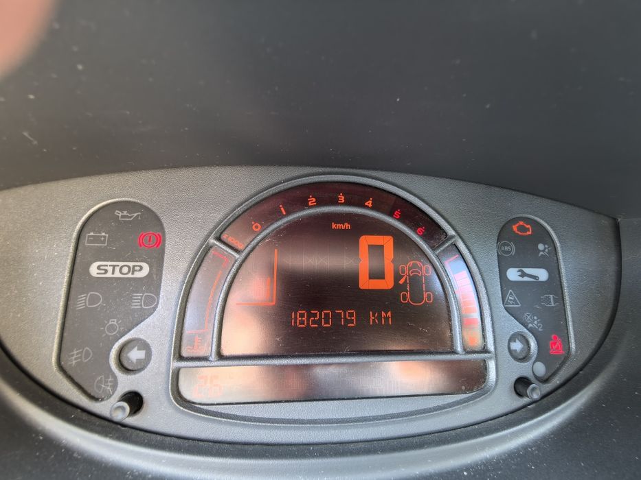 Uszkodzony Renault Grand Modus