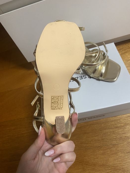 Sandálias Salto Alto Douradas SeaSide 37