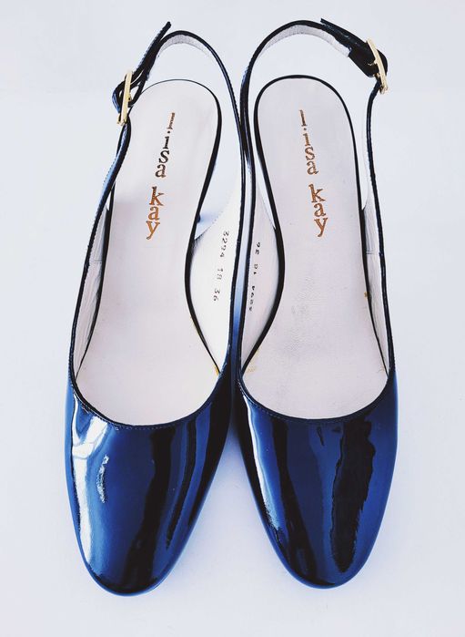 Nowe granatowe skórzane lakierowane klasyczne czółenka na szpilce 36