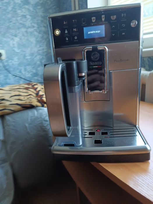 Продам кофемашину в отличном состоянии