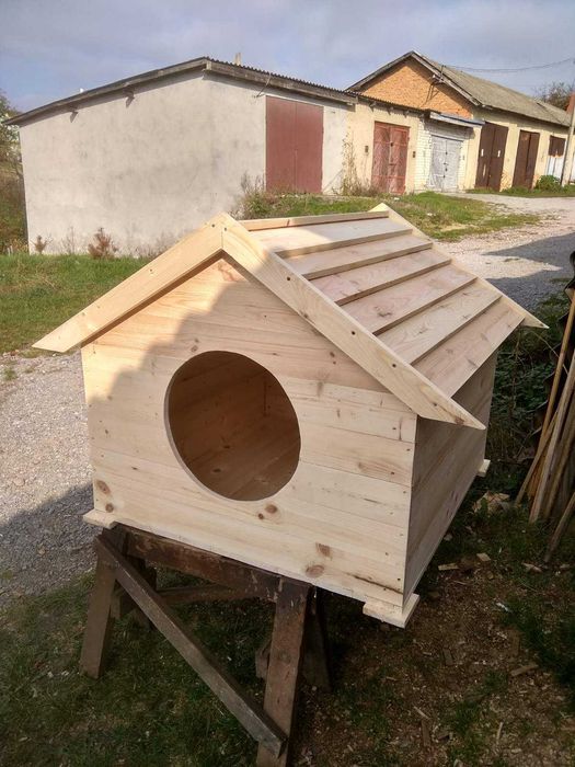 Собача будка  дерев'яна