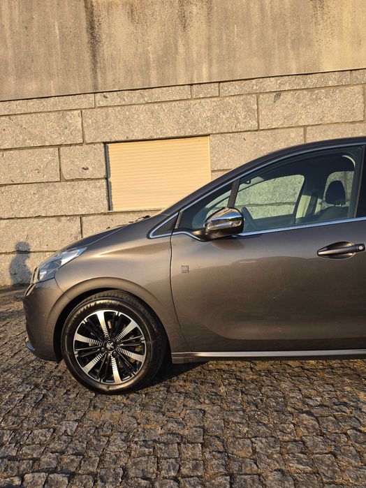 Peugeot 208 1.2 PureTech 110cv (2019) – Edição Especial