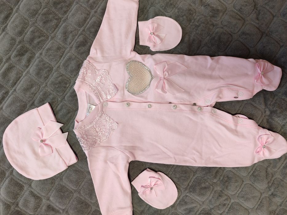Набір для дівчинки на виписку, хрещення
