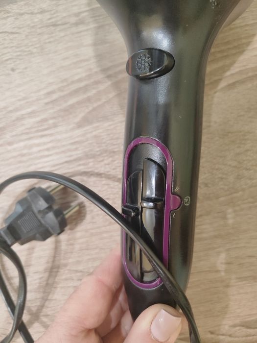 Фен Phillips ThermoProtect 2100 W