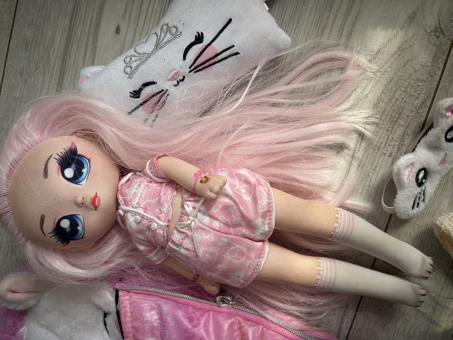 Na! Na! Na! Surprise Teens. Slumber Party. Mila 577423