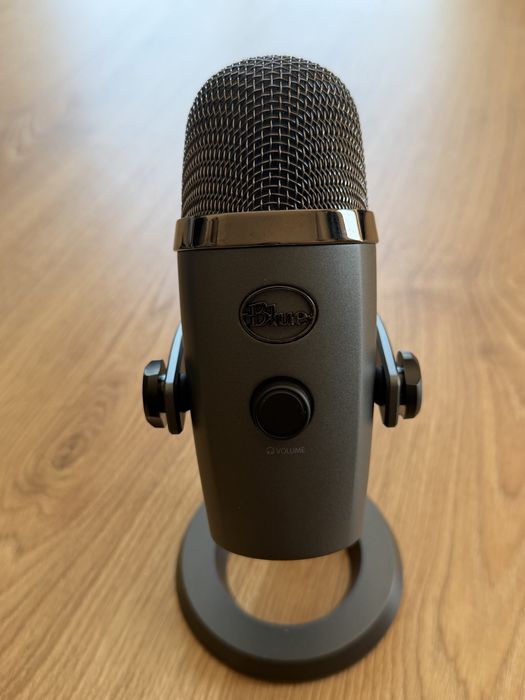 Microfone Blue Yeti Nano - Cinza