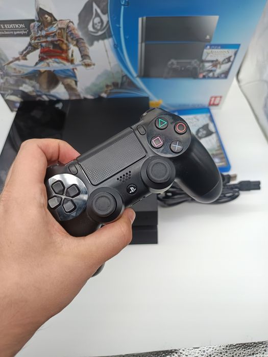 konsola sony playstation 4 500 gb czarny + pad + okablowanie + karton + gra