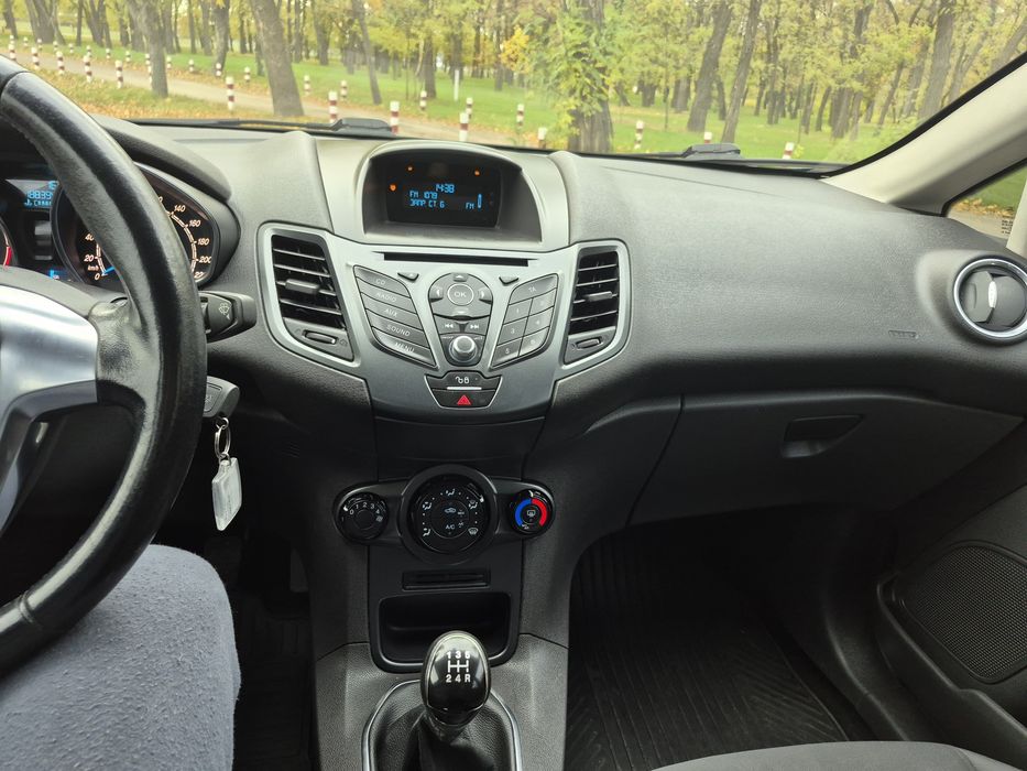 Продам Ford Fiesta 1.0
