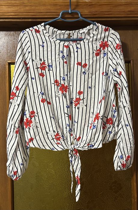 Блузка жіноча, легка, з квітами