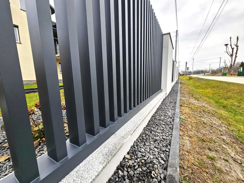 Ogrodzenie pionowe, grzebieniowe, pionowy panel - ALUMINIUM