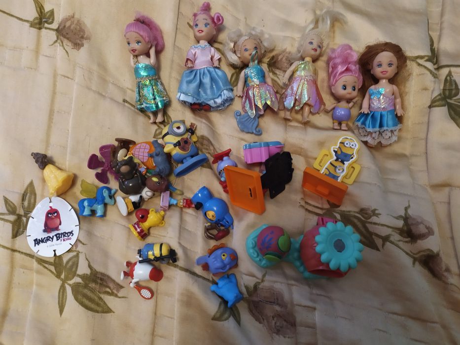 Дитячі фігурки, фен, окуляри, мікрофон