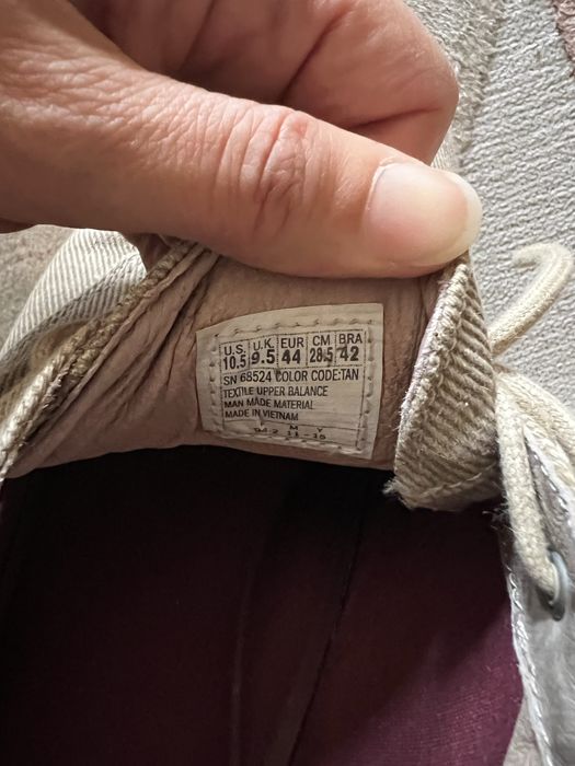 Sapatos em sarja bege tamanho 44