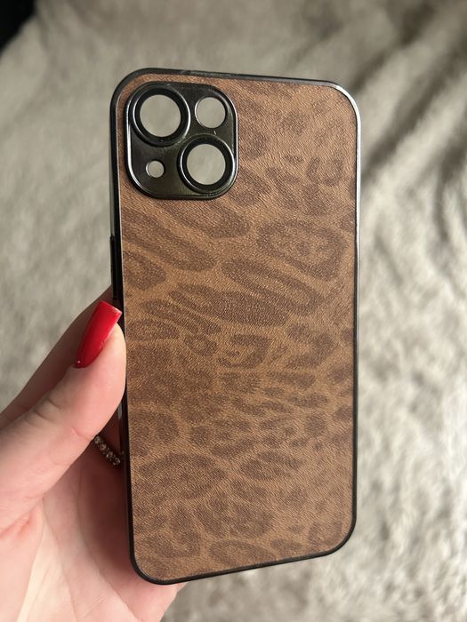 Чехол на iPhone 13