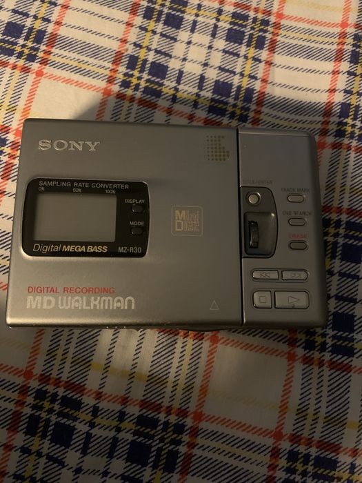 Sony MD Walkman, modelo MZ-R30