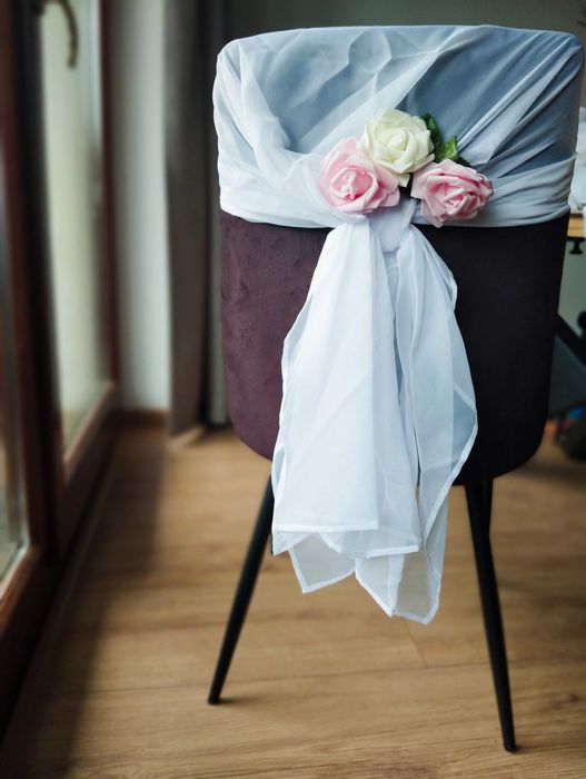 Ozdoba na krzesła weselne dla młodych i świadków