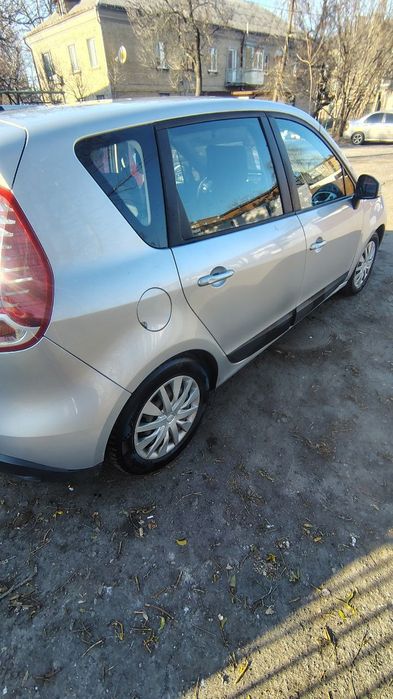 Renault Scenic 3    1.5    k9k
