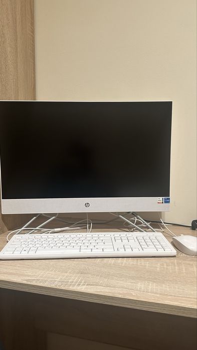 Komputer HP All in One 24-CB1031NS Intel Core 1235U