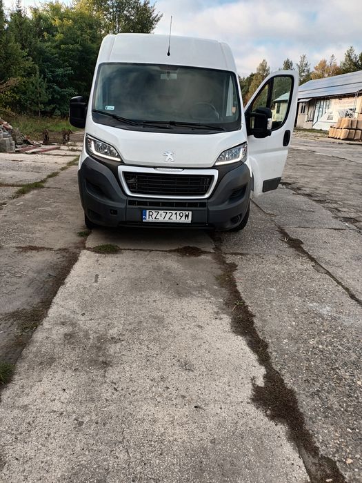 Samochod dostawczy Peugeot Boxer