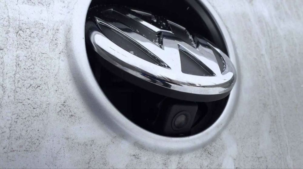 Камера заднего вида в значек VW Passat CC, B6/B7,B8, Arteon Golf 5/6/7