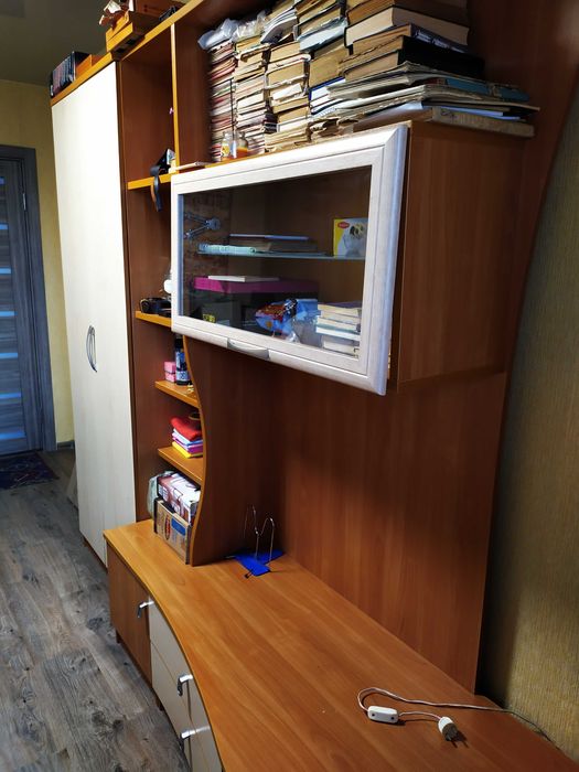 Шафа+ стінка-полка (у дитячу)