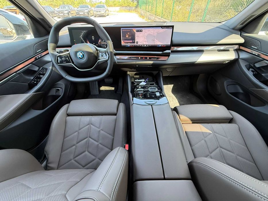 BMW 530e Touring G61 | 2025 | 12.000 km | IVA Dedutível | Salvado RESERVADO