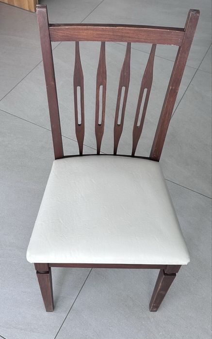 Cadeira de Sala em Madeira Maciça – Estilo Vintage