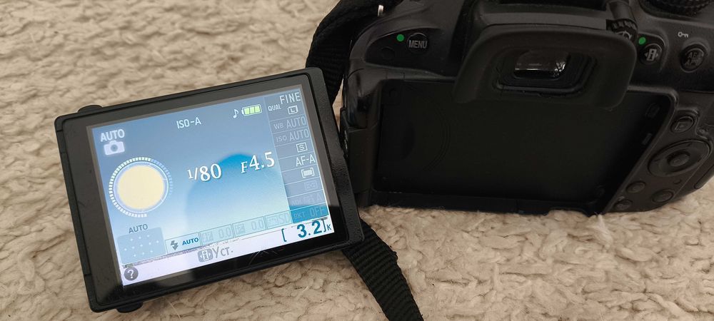 Продам фотоапарат Nikon D5100 Kit 18-105