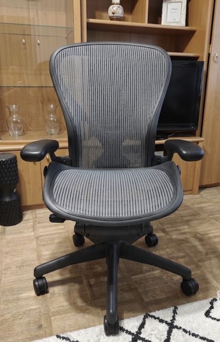 Крісло Herman Miller Aeron розмір В і С