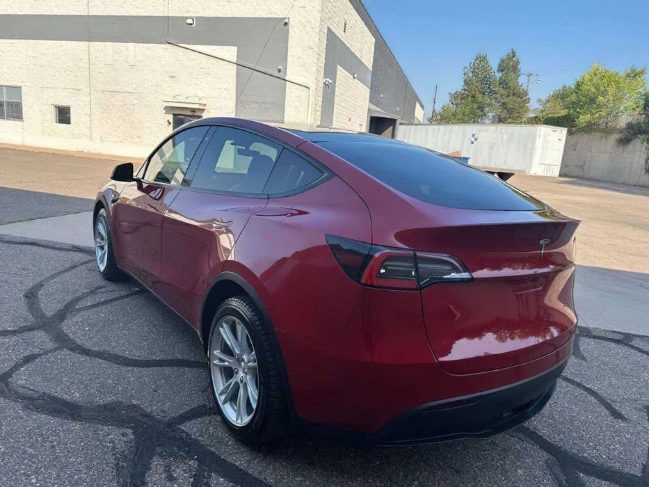 Tesla Model Y Long Range      2021