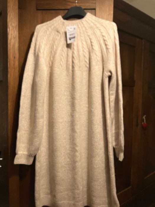Vestido em malha, discreto e muito bonito