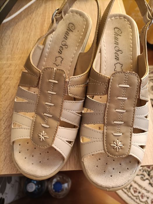 Босоножки  размер 39