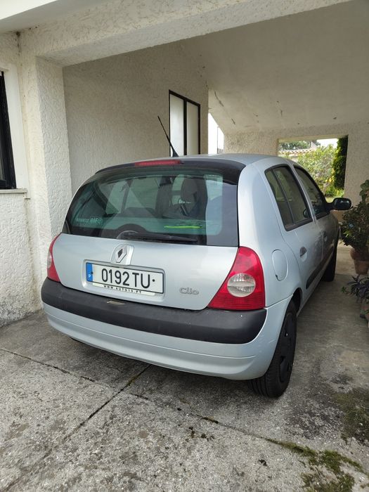 Renault Clio 1.2 Gasolina de 2002 foto 2