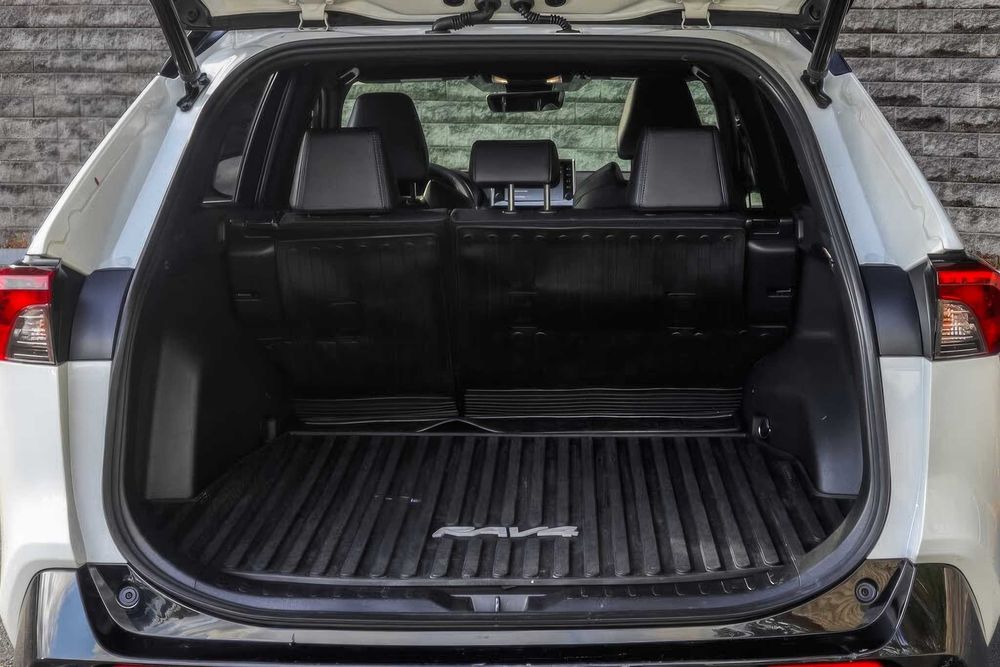 Toyota RAV4      2022