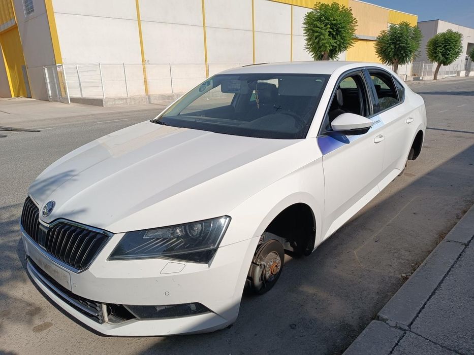 Sistema De Áudio Rádio Cd Skoda Superb Berlina 3V3