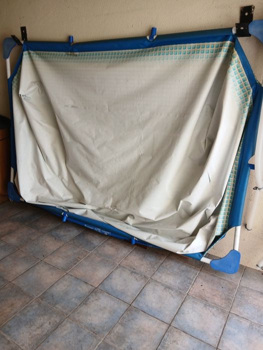 Piscina  3m×2m. Em bom estado