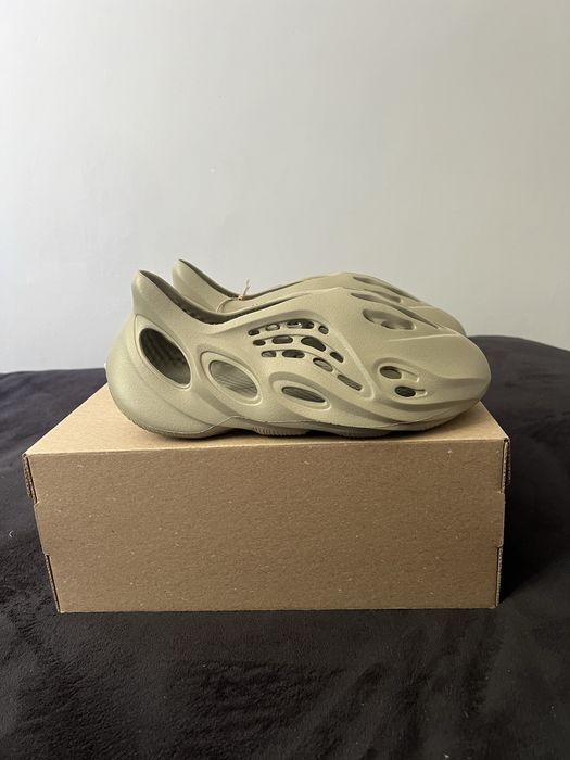 Yeezy Foam Runner Stone salt r.44,5