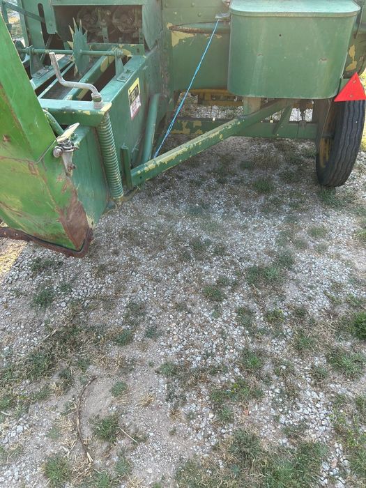 Enfardadeira JOHN DEER 339E em excelente estado
